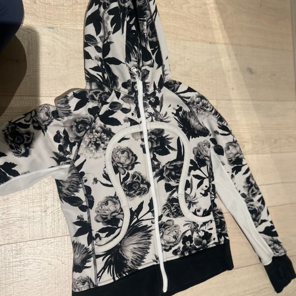 Lululemon Sweater - Picture 2 of 2